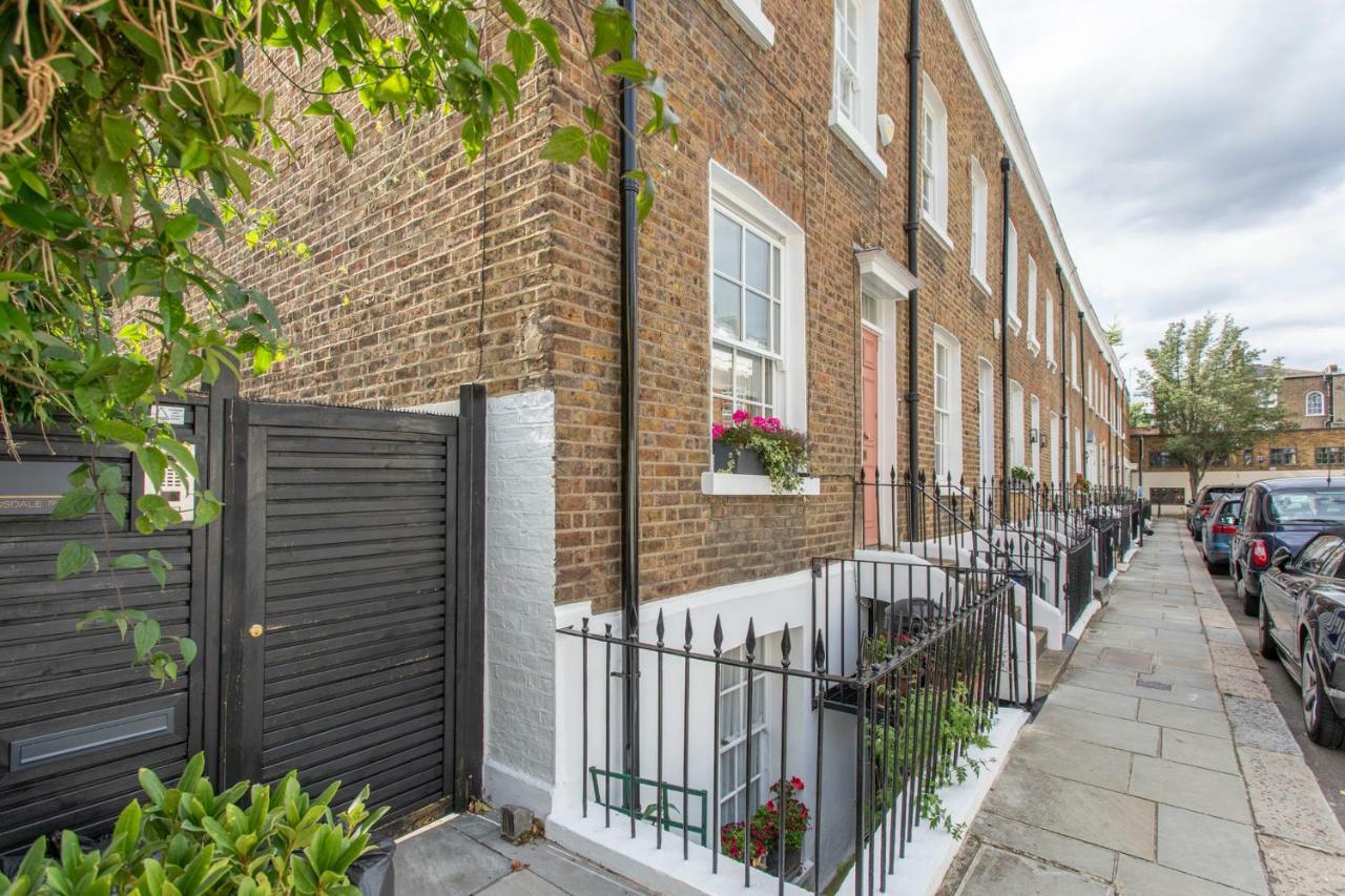 Stunning Gated Home London Exterior photo